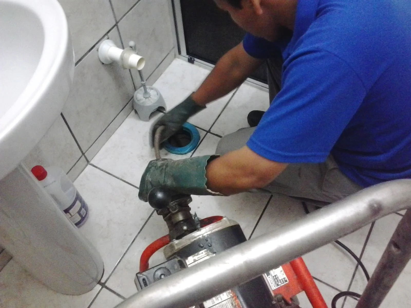 Thông tắc bồn cầu Hòa Khê giá rẻ