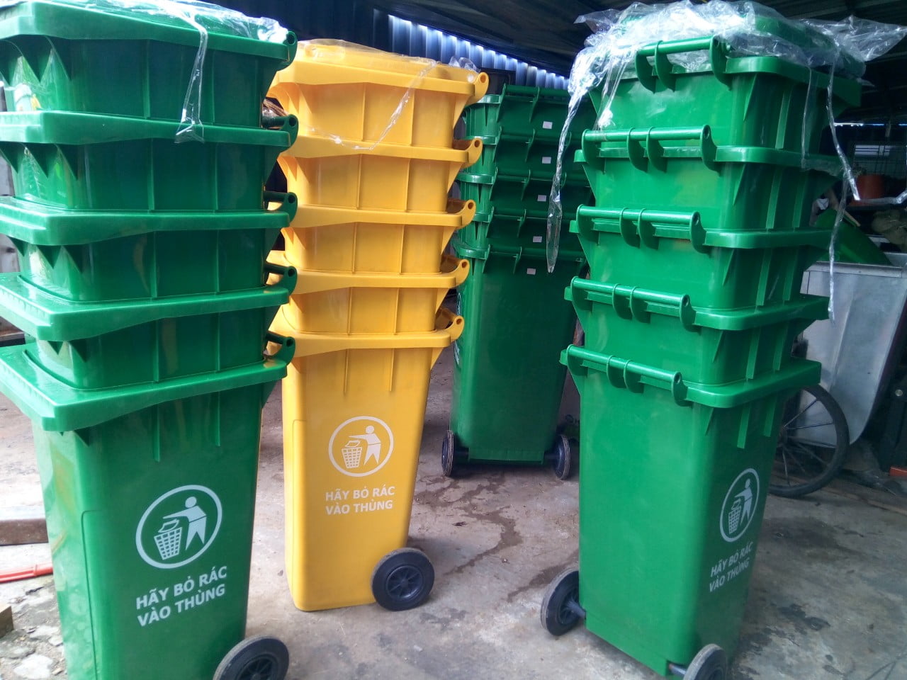 thùng rác 240 lít HDPE