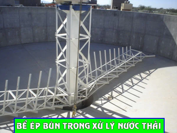 Cánh khuấy của bể ép bùn